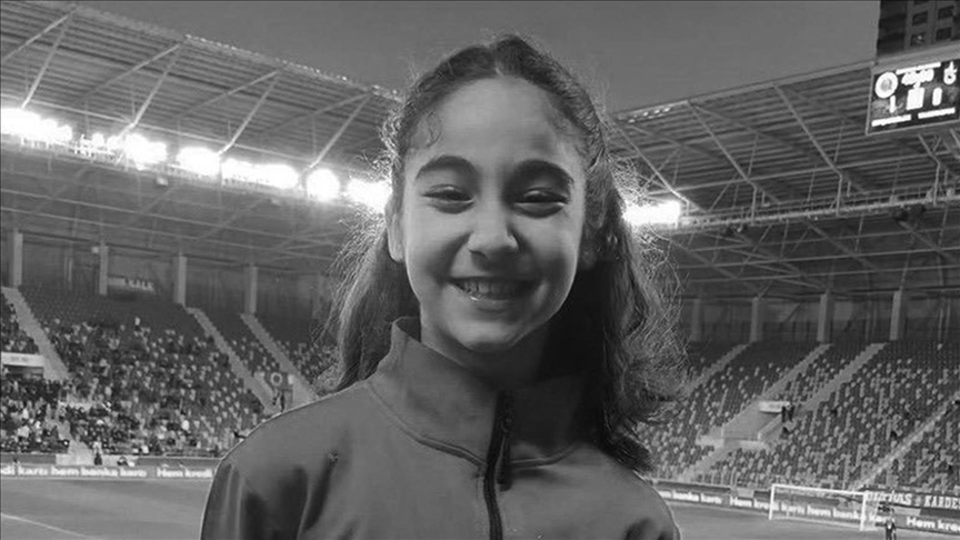 Gençlerbirliği 13 Yaş Altı Kız Takımı'Nın Futbolcusu Miray Çelik