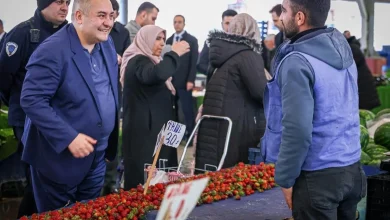 Başkan Özarslan, Bademlik Semt Pazarı'Nda Esnaf Ve Vatandaşla Buluştu