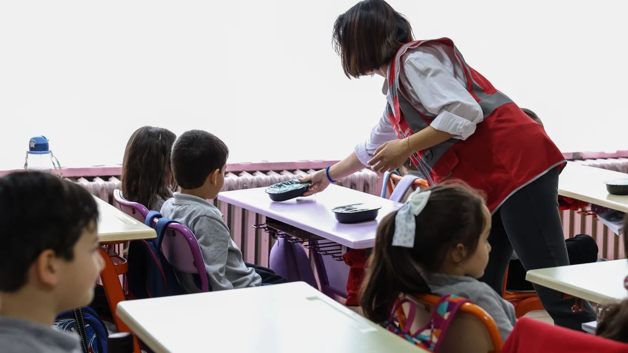Çankaya'Da 12 İlkokulda 1.865 Öğrenciye Öğle Yemeği Desteği 2 Okulda Yemek Var